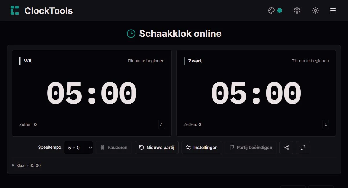 Onze schaakklok met twee schermen en compacte bediening